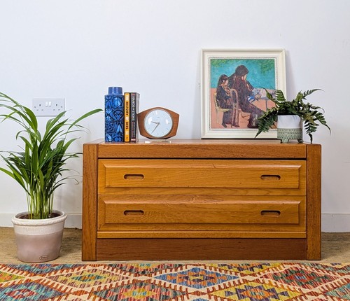 Vintage retro chest drawers - vintage, of